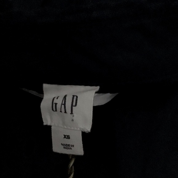 Gap high neck Top with Eyelet cutouts on chest XS - Picture 7 of 7